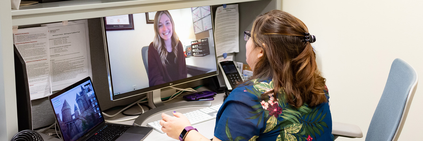 Two people during an online videconferencing call