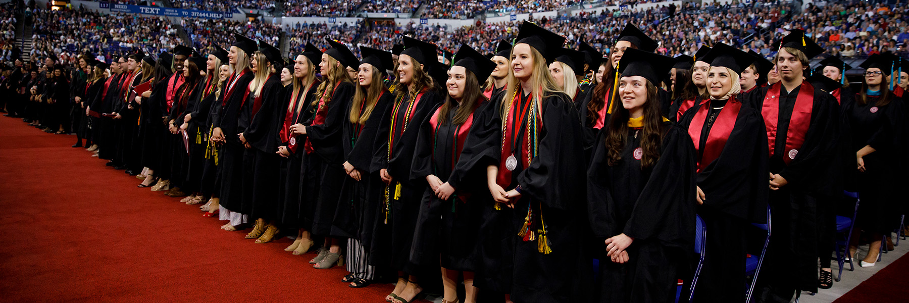 Large number of IU graduates at commencement
